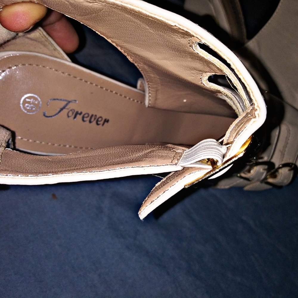 Sandals - Picture 3 of 4